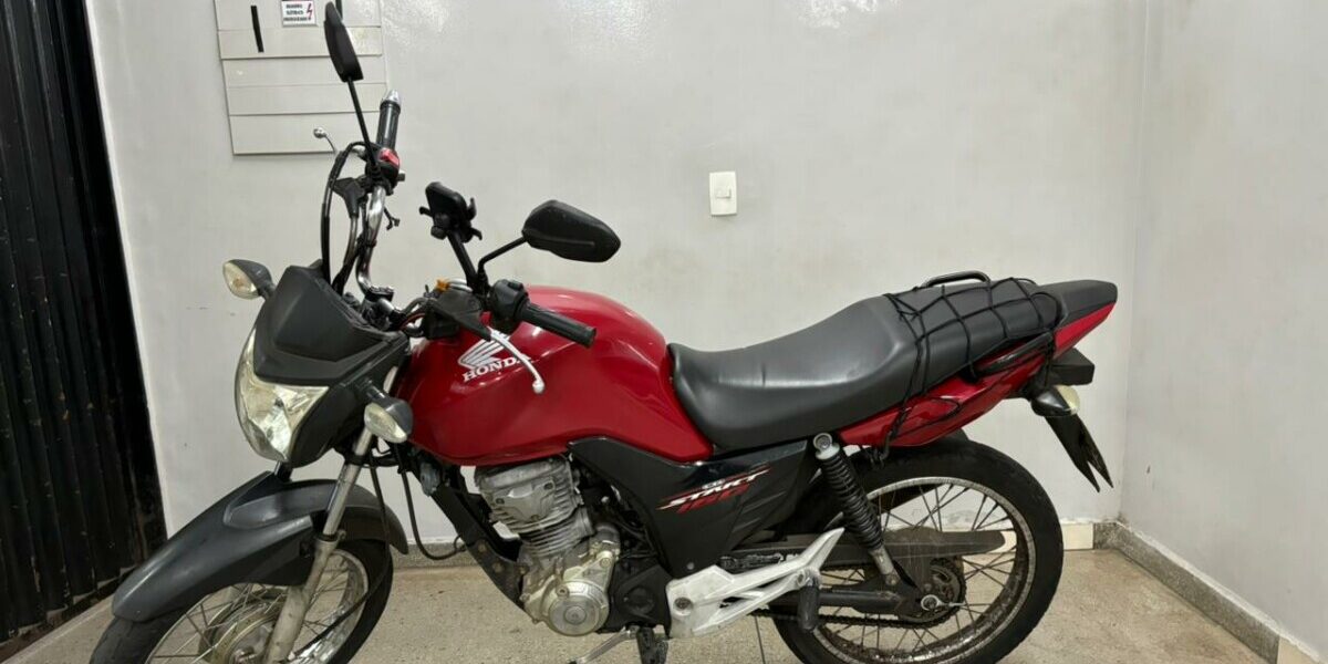 Homem é preso, em flagrante,  por roubo de moto