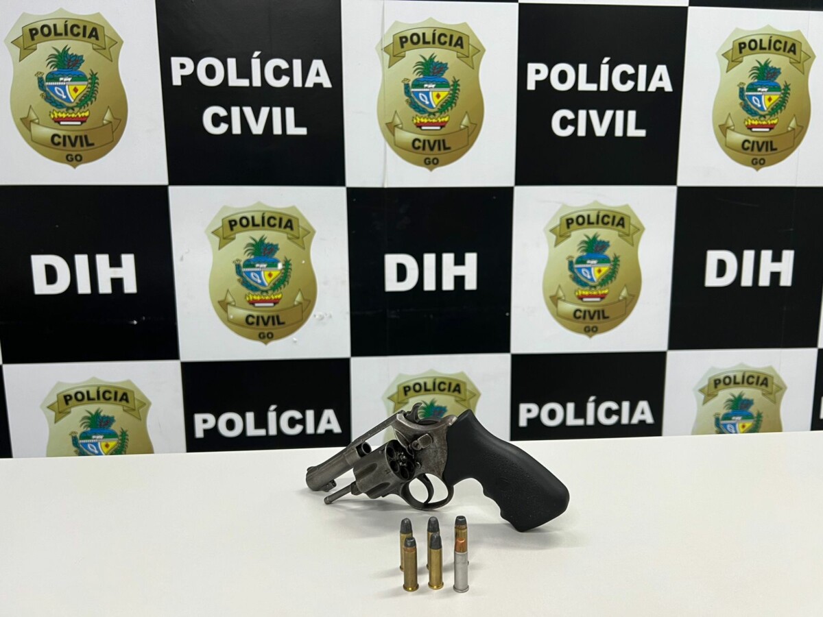 PCGO prende dupla por assassinato de rival em distribuidora de Goiânia