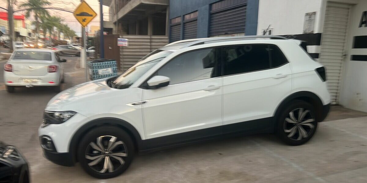 PCGO prende dupla em flagrante por alugar carros de locadora e não devolver