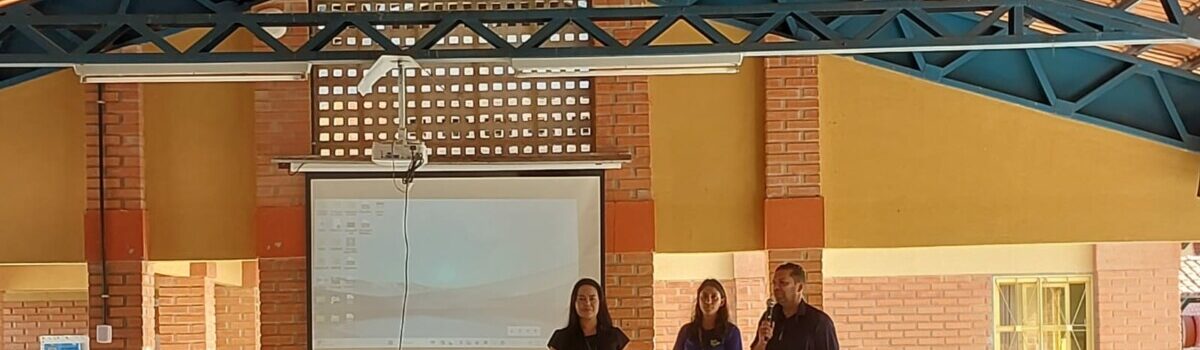 Policiais civis de Luziânia fazem palestra em escola sobre o Maio Laranja