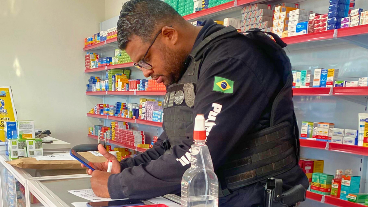 PCGO prende médico, farmacêuticos e funcionário de farmácia por venda de medicamentos sem receita em investigação relacionada a overdose de estudante