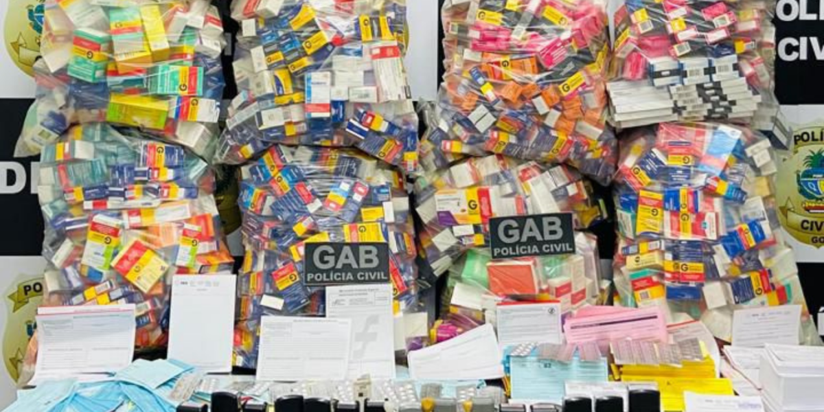 PCGO prende em flagrante homem que mantinha depósito ilegal de medicamentos