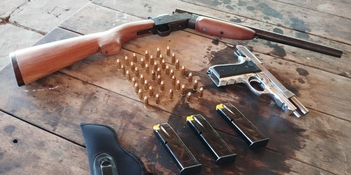 Homem é preso, em flagrante, com armas de fogo em Catalão