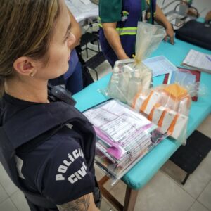 Operação cumpre buscas em clínica estética onde pacientes sofreram lesões, em Goiânia