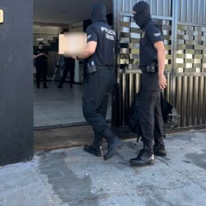 PCGO prende médico, farmacêuticos e funcionário de farmácia por venda de medicamentos sem receita em investigação relacionada a overdose de estudante