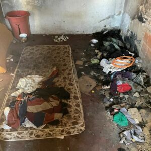 PCGO resgata idoso e investiga irmã e sobrinha por abandono, em Anápolis