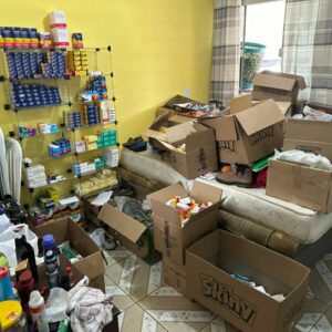 PCGO prende em flagrante homem que mantinha depósito ilegal de medicamentos