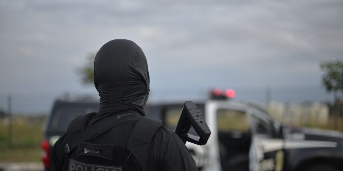 PCGO prende homem em flagrante por furtar celular de ex