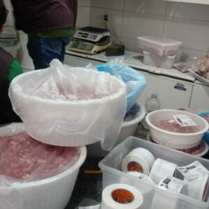 Operação conjunta apreende mais de 200 Kg de produtos em comércio de Trindade