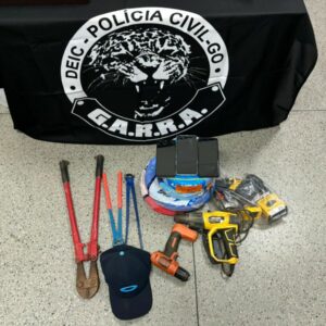 PCGO prende trio por integrar associação criminosa especializada em furto de obras prediais