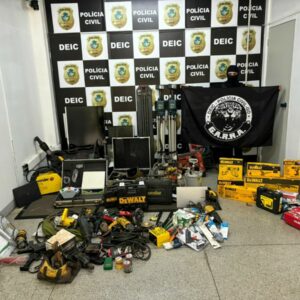 PCGO prende trio por integrar associação criminosa especializada em furto de obras prediais