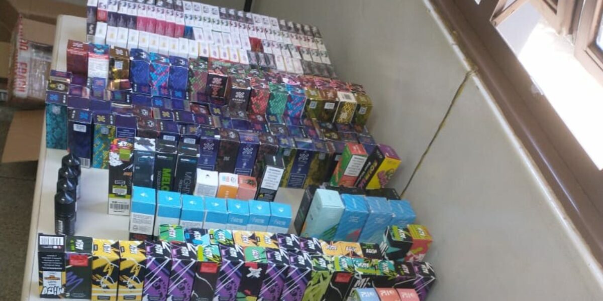 PC prende dois por armazenar cigarros eletrônicos em casa para revender