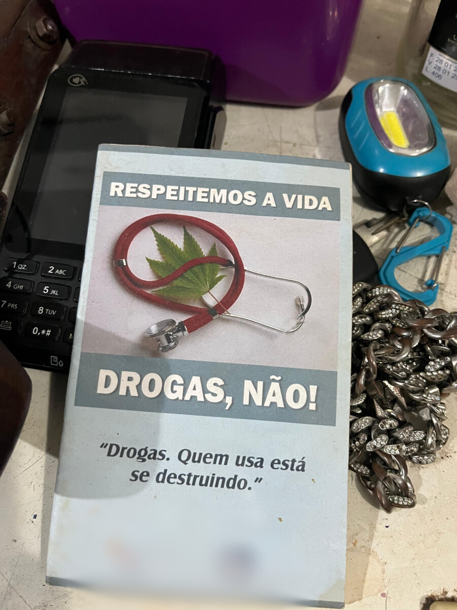PCGO prende homem por tráfico na posse de diversos tipos de drogas que eram vendidas em Luziânia 24h por dia