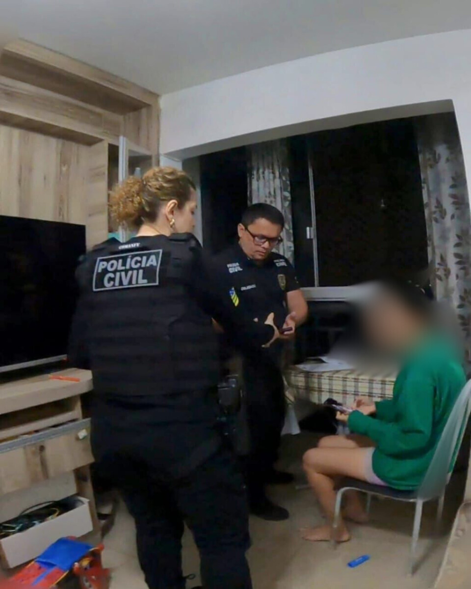 PCGO cumpre mandado contra stalker de professora universitária