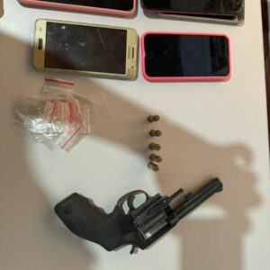 Polícia Civil prende suspeito de tráfico que receberia encomenda com skunk
