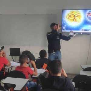 Polícia Civil ministra palestra para Bombeiros Mirins em Mineiros