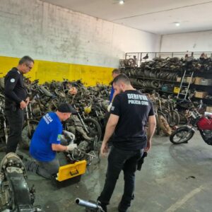 ‘Circulação Ilegal’: PCGO cumpre mandados comércios e apreende motocicletas irregulares em Goiânia e Aparecida de Goiânia