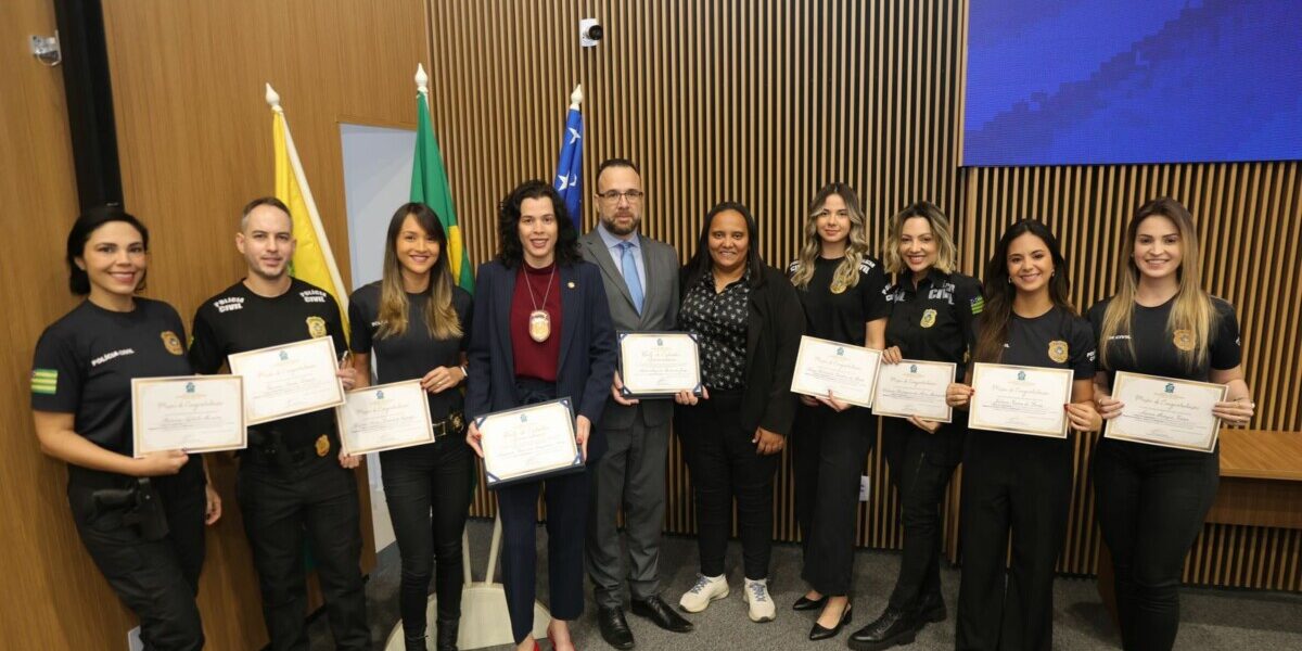 Policiais civis de Aparecida de Goiânia são homenageados na Câmara Municipal e recebem o título de Cidadão Aparecidense