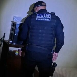 Operação cumpre mandado de busca e apreensão, em Águas Lindas, contra o tráfico de drogas