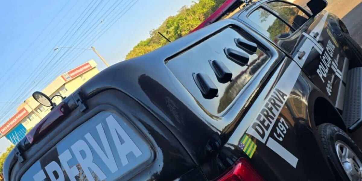 PCGO cumpre prisão temporária de investigado por roubo de veículo em Feira Hippie