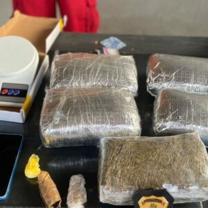 PCGO prende cinco pessoas por tráfico de drogas via delivery e parte delas vinda do Peru