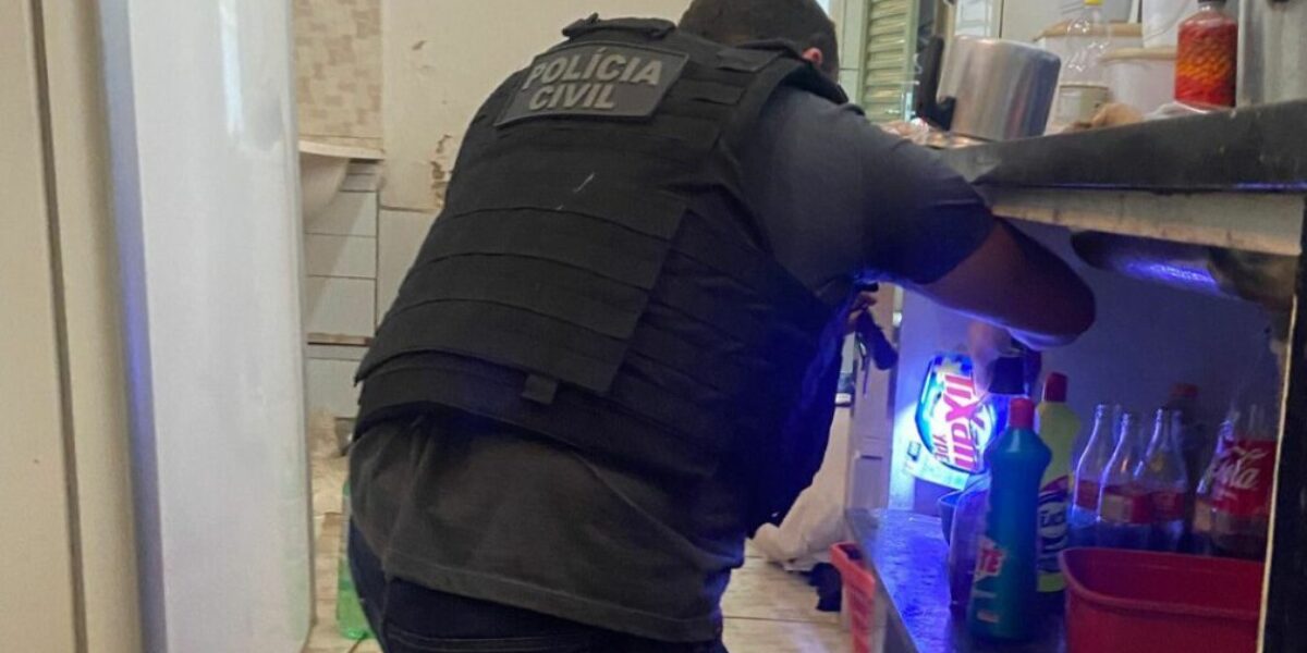 Operação cumpre mandados de busca, em Goianápolis, contra o tráfico de drogas