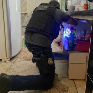 Operação cumpre mandados de busca, em Goianápolis, contra o tráfico de drogas