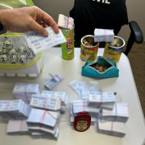 Polícia Civil autua colombiano por explorar bingo clandestino na Vila Canaã, em Goiânia