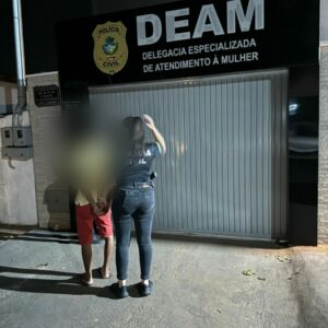 PCGO prende suspeito de abusar de crianças em aulas de futebol, em São Luís de Montes Belos