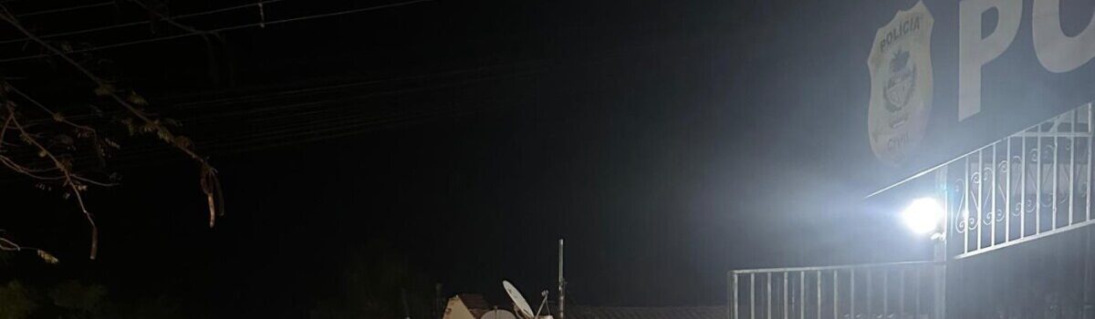 Mulher pede socorro durante atendimento no Creas e PCGO prende marido por agredi-la com madeira e facão, em Posse