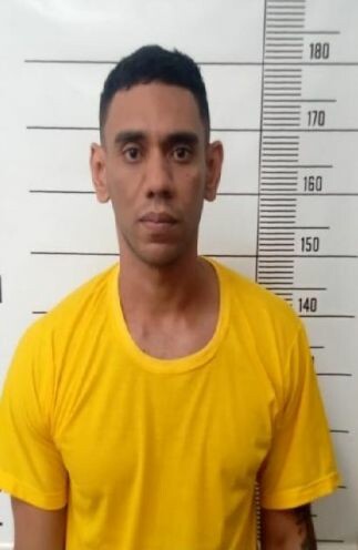 PCGO prende em flagrante professor que perseguia e ameaçava aluna de 16 anos