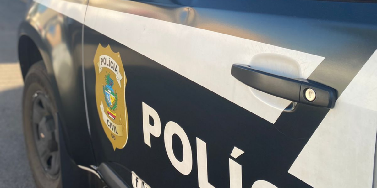 PCGO prende mulher em flagrante por extorquir vítima em razão de dívida de drogas