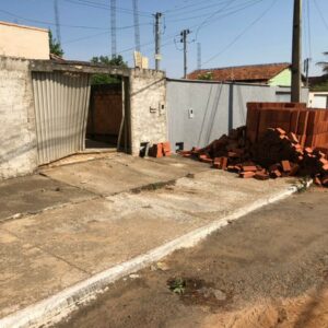 Polícia Civil prende homem que tentou arrombar portão de ex-companheira usando o carro e praticou crimes de violência doméstica