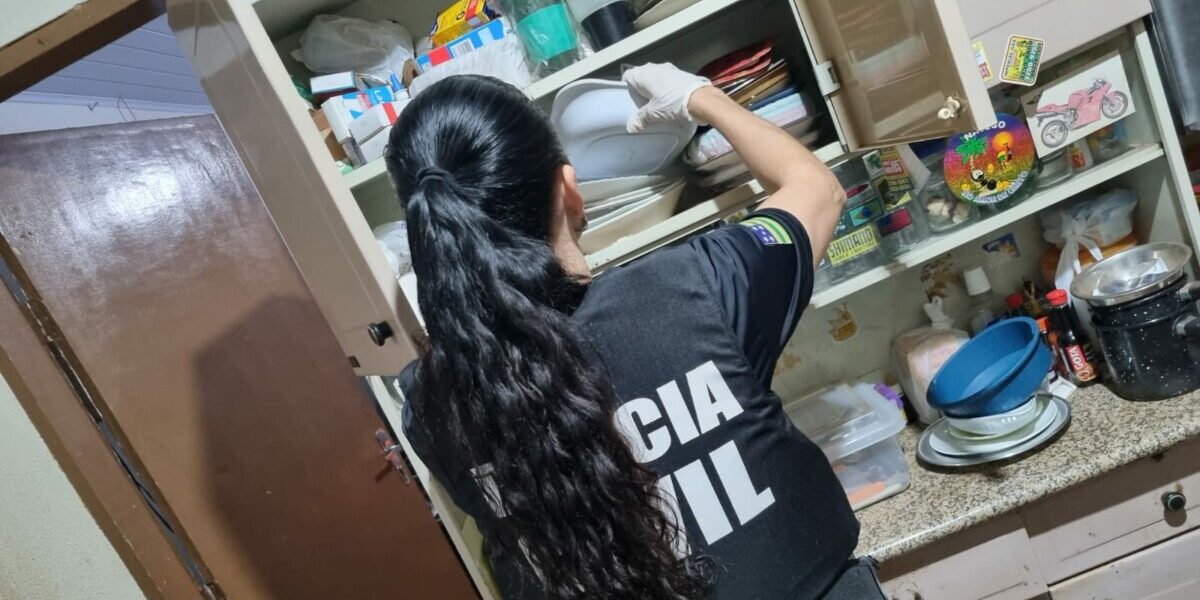 Polícia Civil cumpre ordem judicial de busca e apreensão contra mulher suspeita de envenenar gato do vizinho