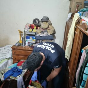 Polícia Civil cumpre ordem judicial de busca e apreensão contra mulher suspeita de envenenar gato do vizinho