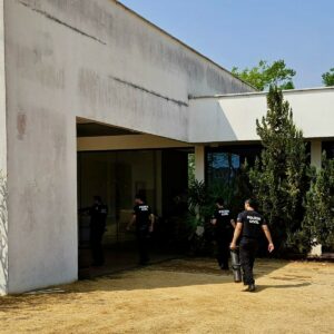 PCGO apreende arma de fogo usadas em crimes contra a mulher e indicia dois suspeitos, em Iporá