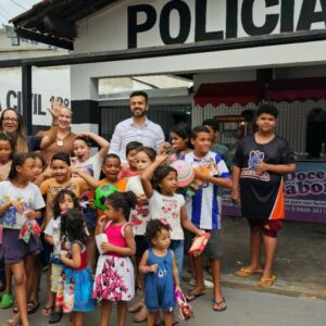 Policiais civis oferecem tarde especia