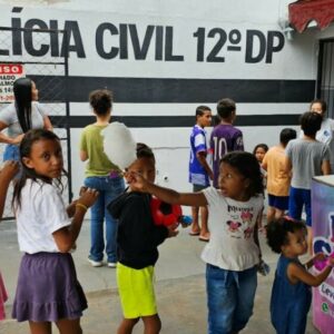 Policiais civis oferecem tarde especia