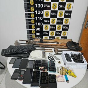 PCGO prende quatro pessoas envolvidas em briga generalizada em Campos Belos; armas, facas e drogas são apreendidas