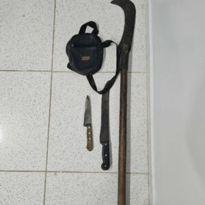 PCGO prende quatro pessoas envolvidas em briga generalizada em Campos Belos; armas, facas e drogas são apreendidas