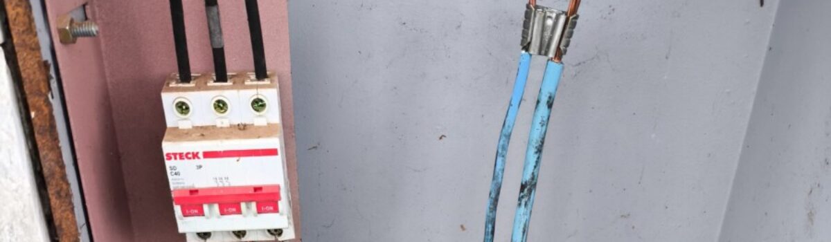 Homem é preso em Trindade por furtar energia em casa de alto padrão