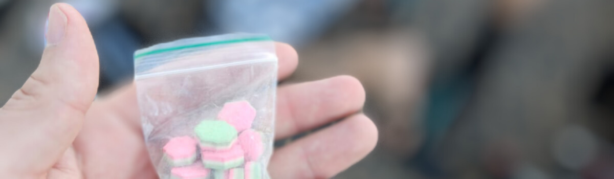 PCGO prende casal por fazer delivery de tráfico de drogas em Goiatuba