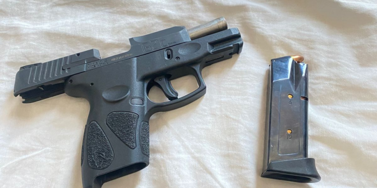 Homem com 12 registros criminais por crimes graves é preso pela PCGO em flagrante por porte ilegal de arma de fogo de uso restrito