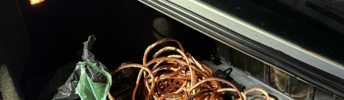 Investigados por furtar fios de energia do estádio de Mara Rosa e receptador são presos em flagrante