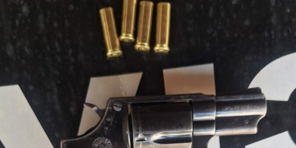 Homem é preso após fazer disparos com arma de fogo em São Domingos