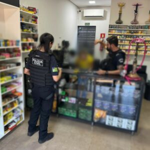 ‘Smoke’: PCGO fiscaliza venda de cigarros eletrônicos, apreende produtos e prende cinco pessoas em Rio Verde