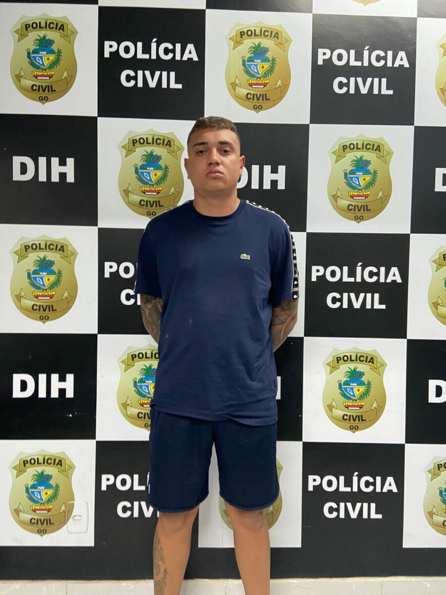 Homem com 12 registros criminais por crimes graves é preso pela PCGO em flagrante por porte ilegal de arma de fogo de uso restrito