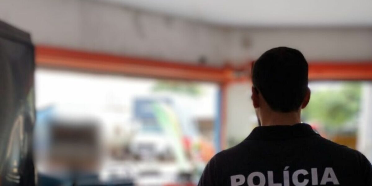 PCGO e ANP fiscalizam venda de óleos automotivos e interditam posto de combustível em Goiânia