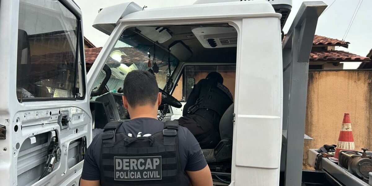 ‘Selo Falso’: PCGO cumpre mandados em Santa Helena por fraude em documentos veiculares de transporte coletivo