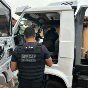 ‘Selo Falso’: PCGO cumpre mandados em Santa Helena por fraude em documentos veiculares de transporte coletivo